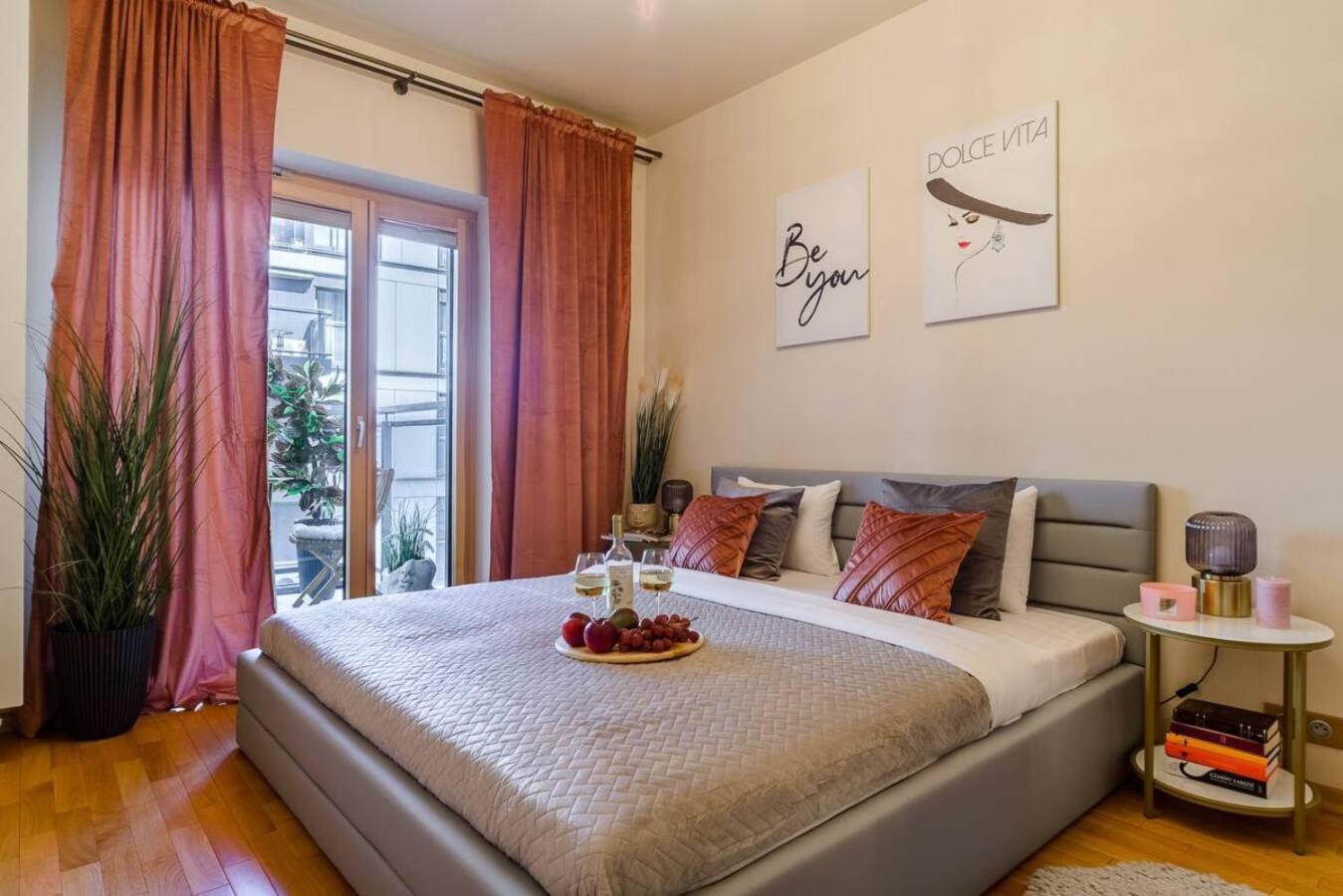 Lumina Premium Apart Near Mennica Residence Varşovia Exterior foto